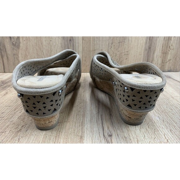 Minnetonka Platform Wedge Eyelet Sandals Women's Size 10 Brown Suede Leather - Picture 7 of 15